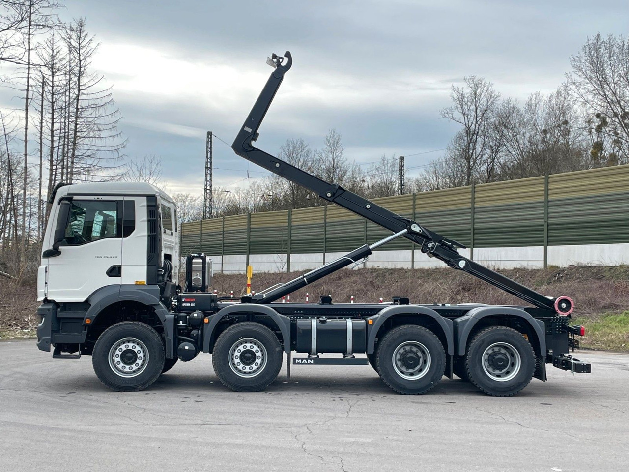 MAN TGS 35.470 8x4 Euro6e Hiab MultLift Abrollkipper - Kancalı yükleyici kamyon, Vinçli kamyon: fotoğraf 3 MAN TGS 35.470 8x4 Euro6e Hiab MultLift Abrollkipper - Kancalı yükleyici kamyon, Vinçli kamyon: fotoğraf 3
