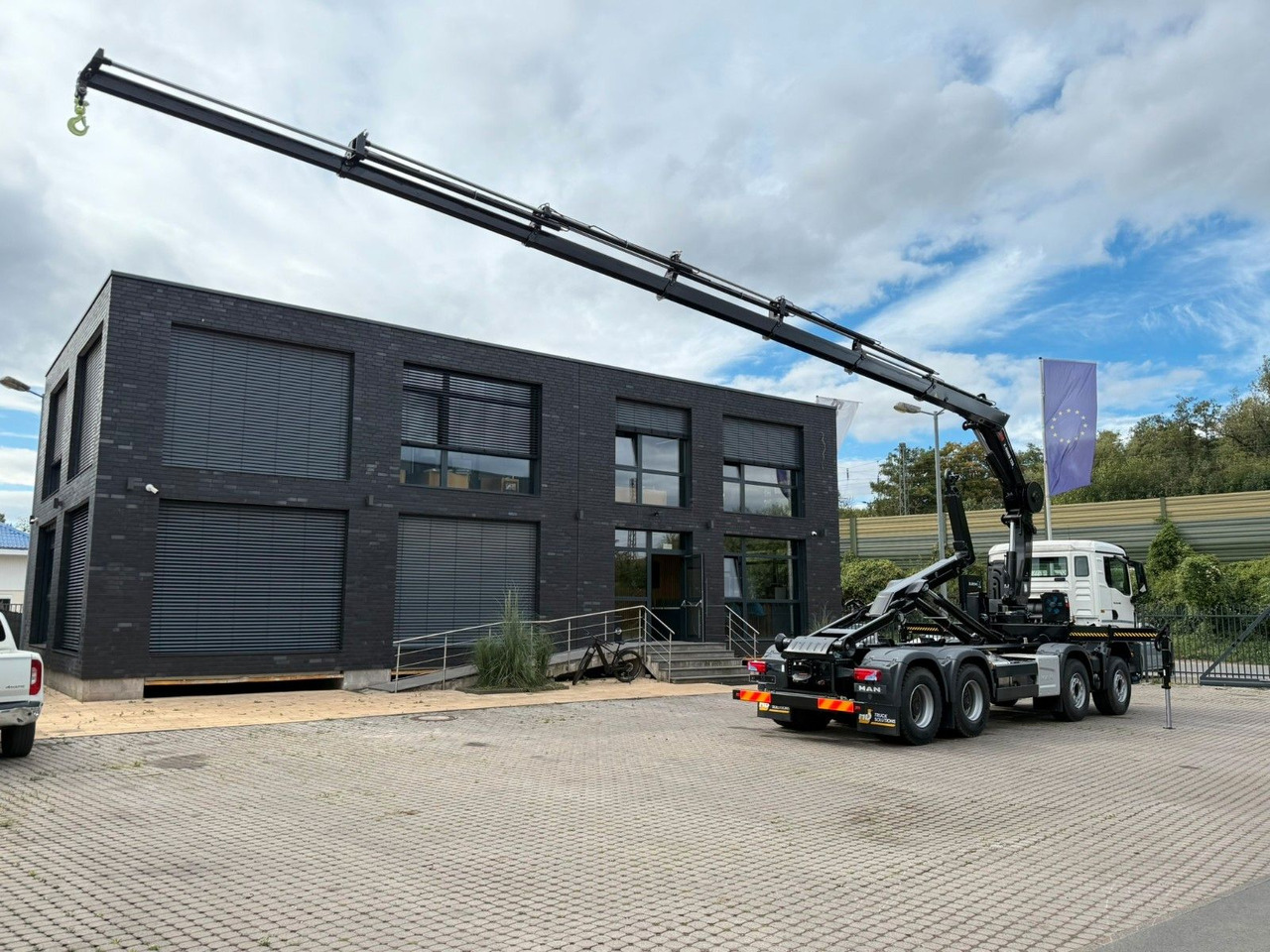 MAN TGS 35.480 8x4 Abrollkipper + Kran HIAB 228-6 - Kancalı yükleyici kamyon, Vinçli kamyon: fotoğraf 4 MAN TGS 35.480 8x4 Abrollkipper + Kran HIAB 228-6 - Kancalı yükleyici kamyon, Vinçli kamyon: fotoğraf 4