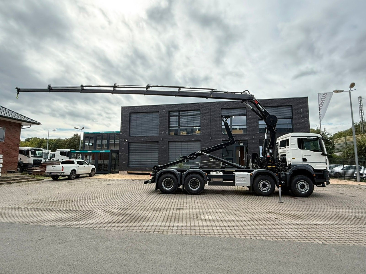 MAN TGS 35.480 8x4 Abrollkipper + Kran HIAB 228-6 - Kancalı yükleyici kamyon, Vinçli kamyon: fotoğraf 3 MAN TGS 35.480 8x4 Abrollkipper + Kran HIAB 228-6 - Kancalı yükleyici kamyon, Vinçli kamyon: fotoğraf 3