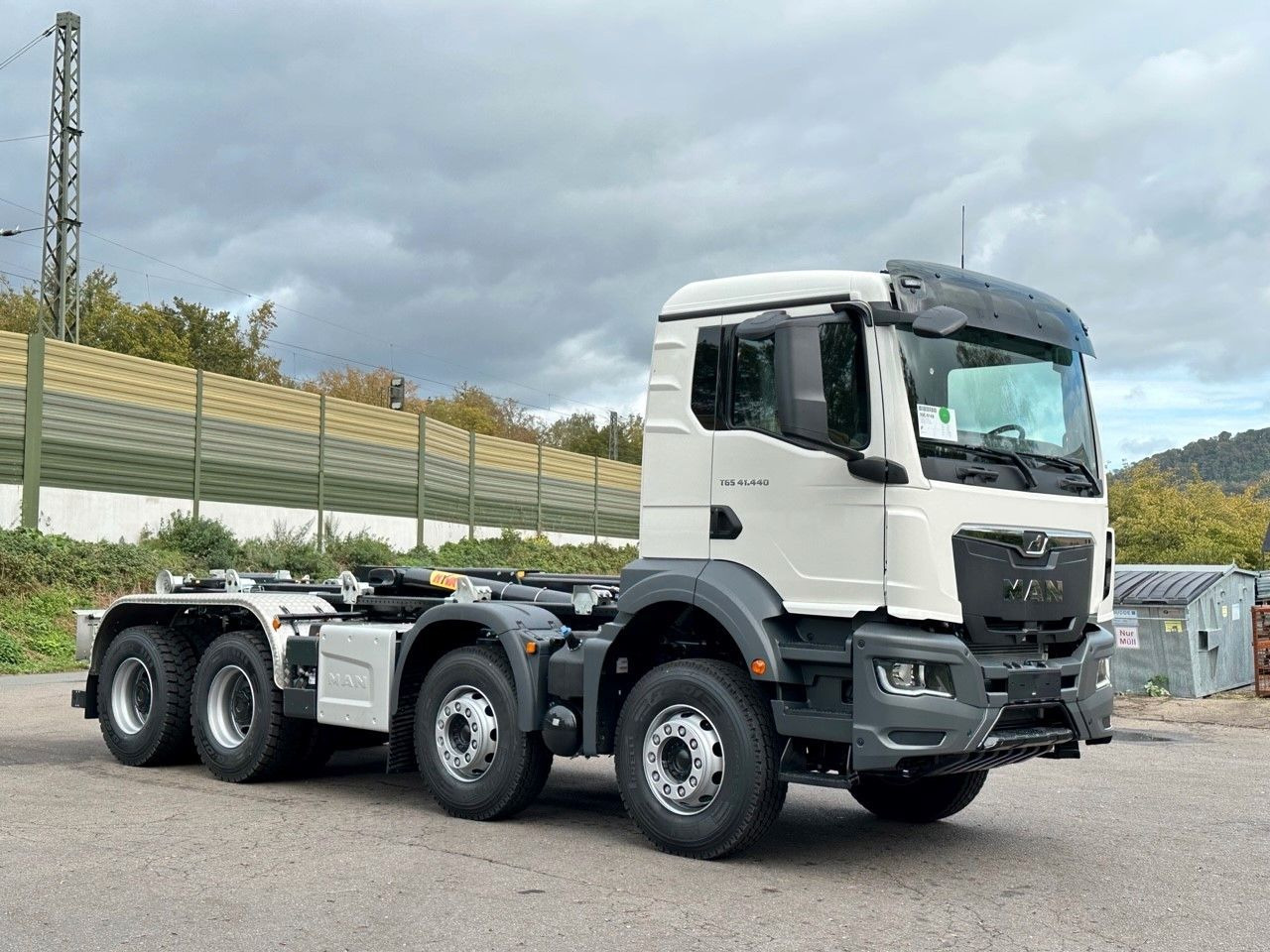 MAN TGS 41.440 8x4 Euro6e Hyva 26-55 Abrollkipper - Kancalı yükleyici kamyon: fotoğraf 4 MAN TGS 41.440 8x4 Euro6e Hyva 26-55 Abrollkipper - Kancalı yükleyici kamyon: fotoğraf 4