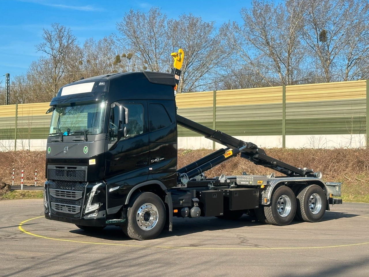 Volvo FH 540 6x4 Abrollkipper Hyva 20-60 - Kancalı yükleyici kamyon, Vinçli kamyon: fotoğraf 4 Volvo FH 540 6x4 Abrollkipper Hyva 20-60 - Kancalı yükleyici kamyon, Vinçli kamyon: fotoğraf 4