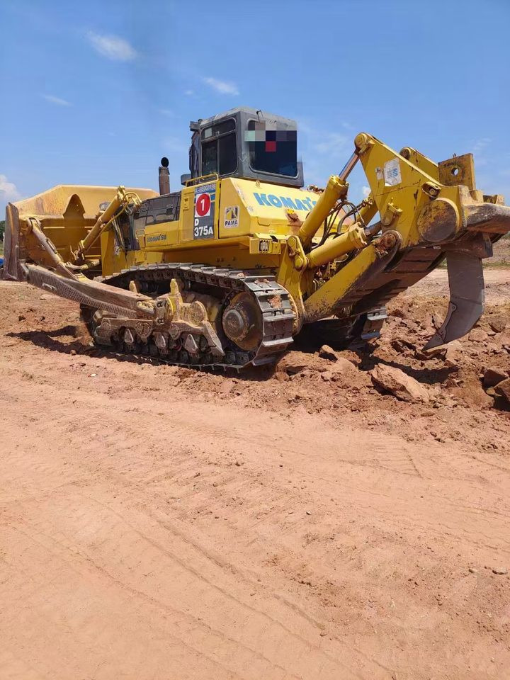 Bulldozer Prices Used Bulldozer Market Used Caterpillar D5 D6 D7 komatsu 155a 375 Kenya Used Equipment Market Cheap Bulldozer - Buldozer: fotoğraf 3 Bulldozer Prices Used Bulldozer Market Used Caterpillar D5 D6 D7 komatsu 155a 375 Kenya Used Equipment Market Cheap Bulldozer - Buldozer: fotoğraf 3