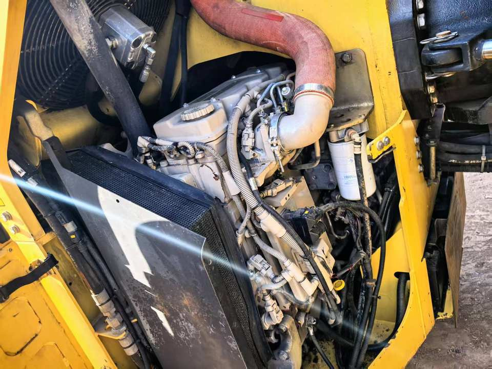 Hot Sale Used Dynapac CC6200 Road Roller Good Condition Double Steel Wheel Original Sweden Construction Machine Cheap Loader - Yol silindiri: fotoğraf 4 Hot Sale Used Dynapac CC6200 Road Roller Good Condition Double Steel Wheel Original Sweden Construction Machine Cheap Loader - Yol silindiri: fotoğraf 4