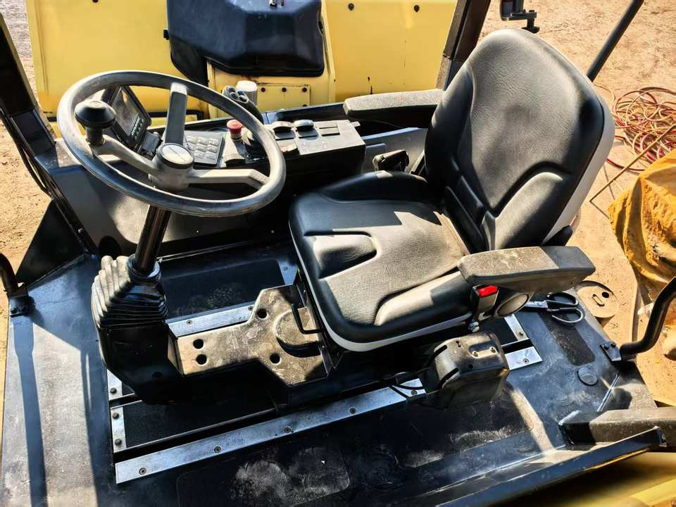 Hot Sale Used Dynapac CC6200 Road Roller Good Condition Double Steel Wheel Original Sweden Construction Machine Cheap Loader - Yol silindiri: fotoğraf 3 Hot Sale Used Dynapac CC6200 Road Roller Good Condition Double Steel Wheel Original Sweden Construction Machine Cheap Loader - Yol silindiri: fotoğraf 3