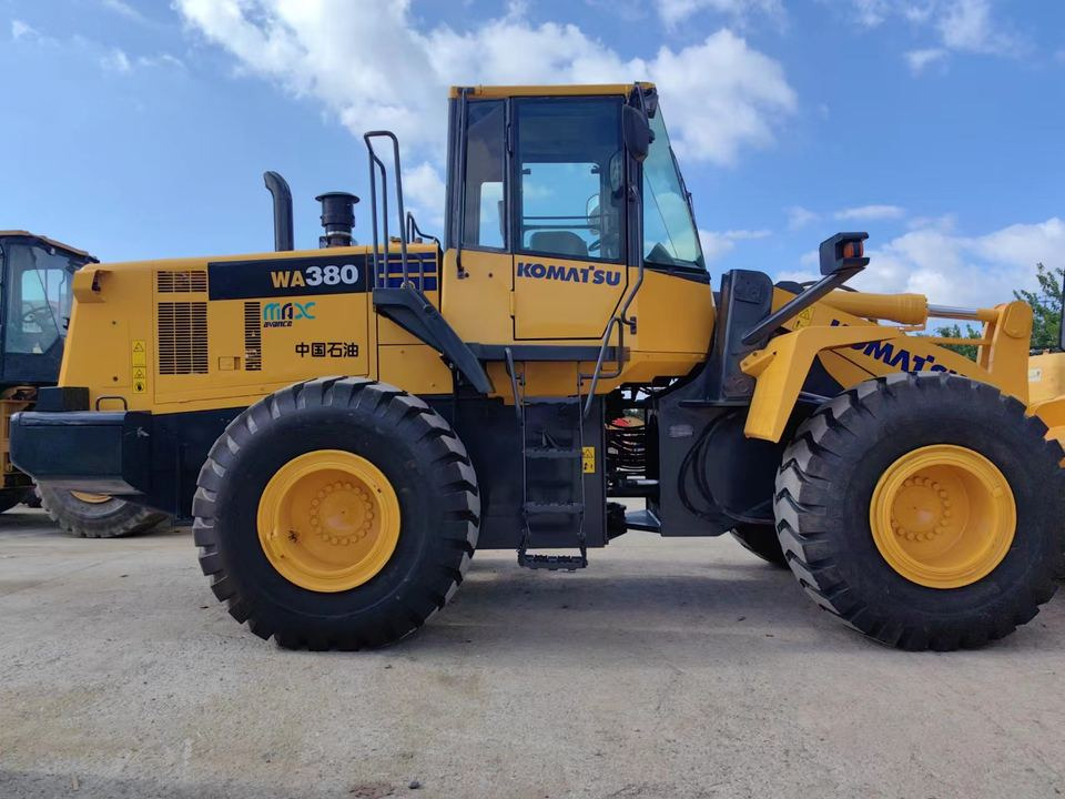 Hot Sale Used Komatsu WA380-6 Wheel Loader Backhoe Loader with Excellent Front Loading Feature - Tekerlekli yükleyici: fotoğraf 2 Hot Sale Used Komatsu WA380-6 Wheel Loader Backhoe Loader with Excellent Front Loading Feature - Tekerlekli yükleyici: fotoğraf 2
