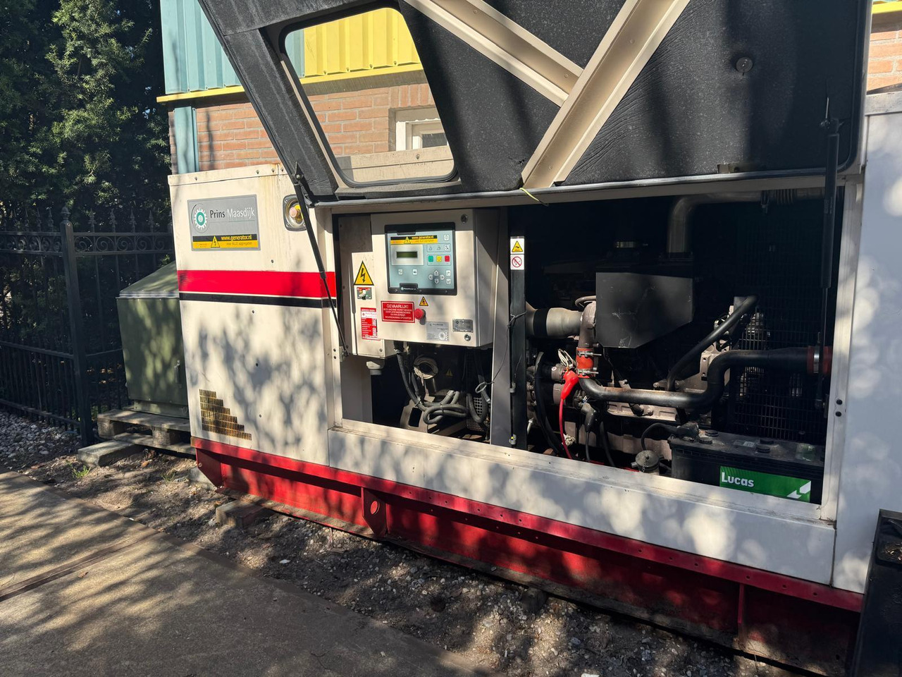 AC Synchronous Wilson 135 KVA Diesel Generator 120u - Elektrikli jeneratör: fotoğraf 1 AC Synchronous Wilson 135 KVA Diesel Generator 120u - Elektrikli jeneratör: fotoğraf 1