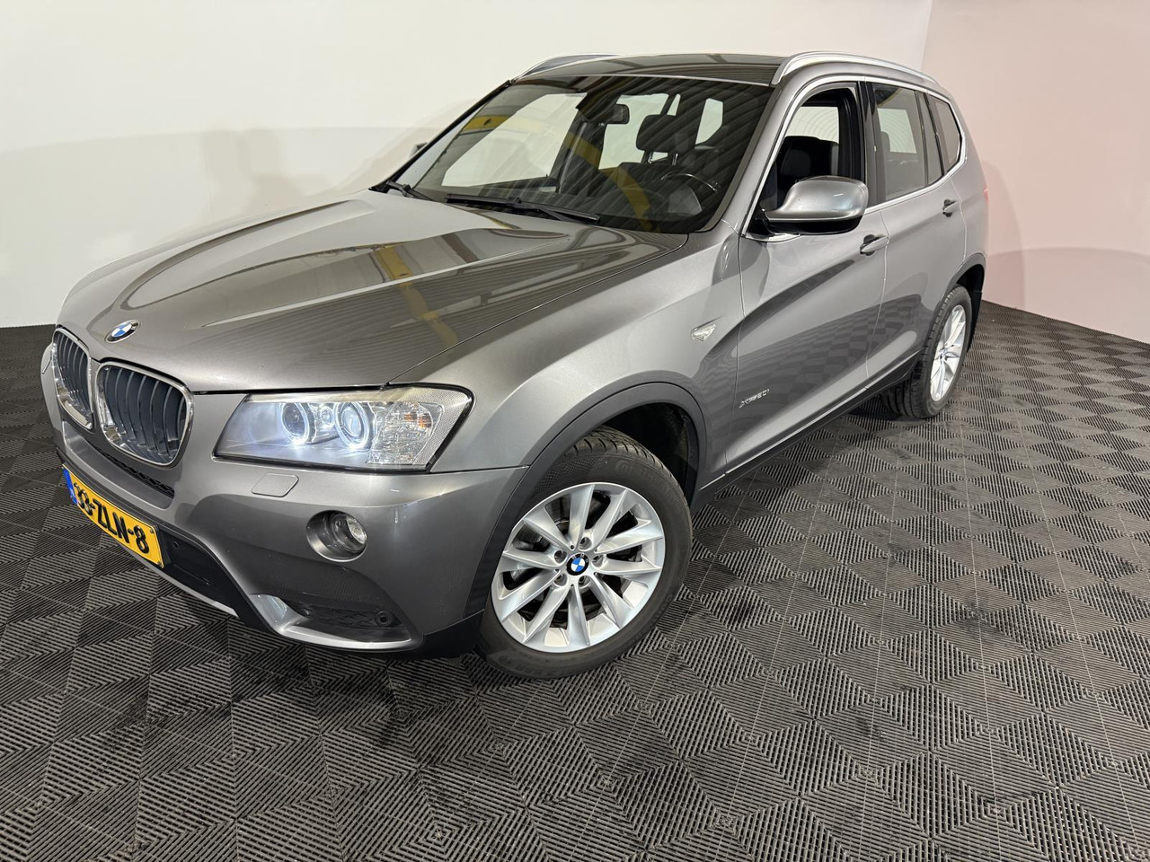 BMW | X3 | xDrive20i High Executive | 2013 | 252.834 km | Automaat | 33ZLN8 | Logisch - SUV: fotoğraf 1 BMW | X3 | xDrive20i High Executive | 2013 | 252.834 km | Automaat | 33ZLN8 | Logisch - SUV: fotoğraf 1