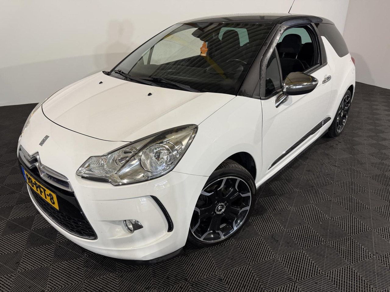 Citroen | DS3 | 1.6 So Chic | 2011 | 154.198 km | 98PFT8 | Logisch - Hatchback: fotoğraf 1 Citroen | DS3 | 1.6 So Chic | 2011 | 154.198 km | 98PFT8 | Logisch - Hatchback: fotoğraf 1