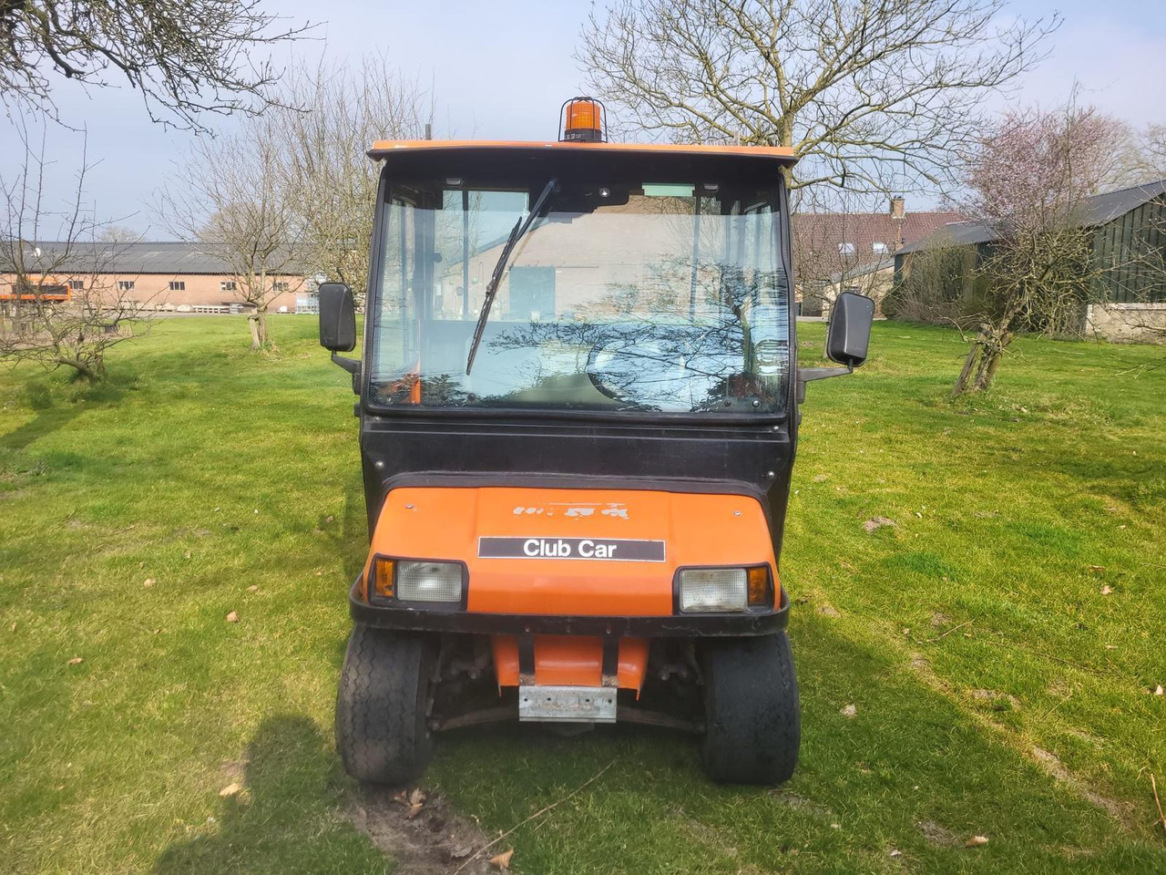 Club Car Carryall Turf 2 – Bouwjaar 2009 – Elektrisch – Met dichte cabine en elektrische kiepbak – Marge-kavel - Golf arabası: fotoğraf 2 Club Car Carryall Turf 2 – Bouwjaar 2009 – Elektrisch – Met dichte cabine en elektrische kiepbak – Marge-kavel - Golf arabası: fotoğraf 2