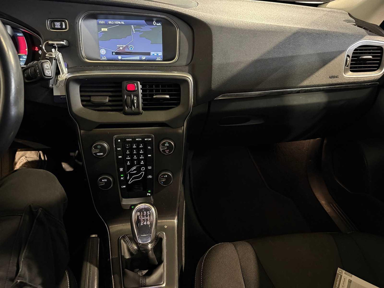 Volvo V40 1.6 T3 Momentum 2-KBP-13 210.566 km - Diğer araçlar: fotoğraf 5 Volvo V40 1.6 T3 Momentum 2-KBP-13 210.566 km - Diğer araçlar: fotoğraf 5