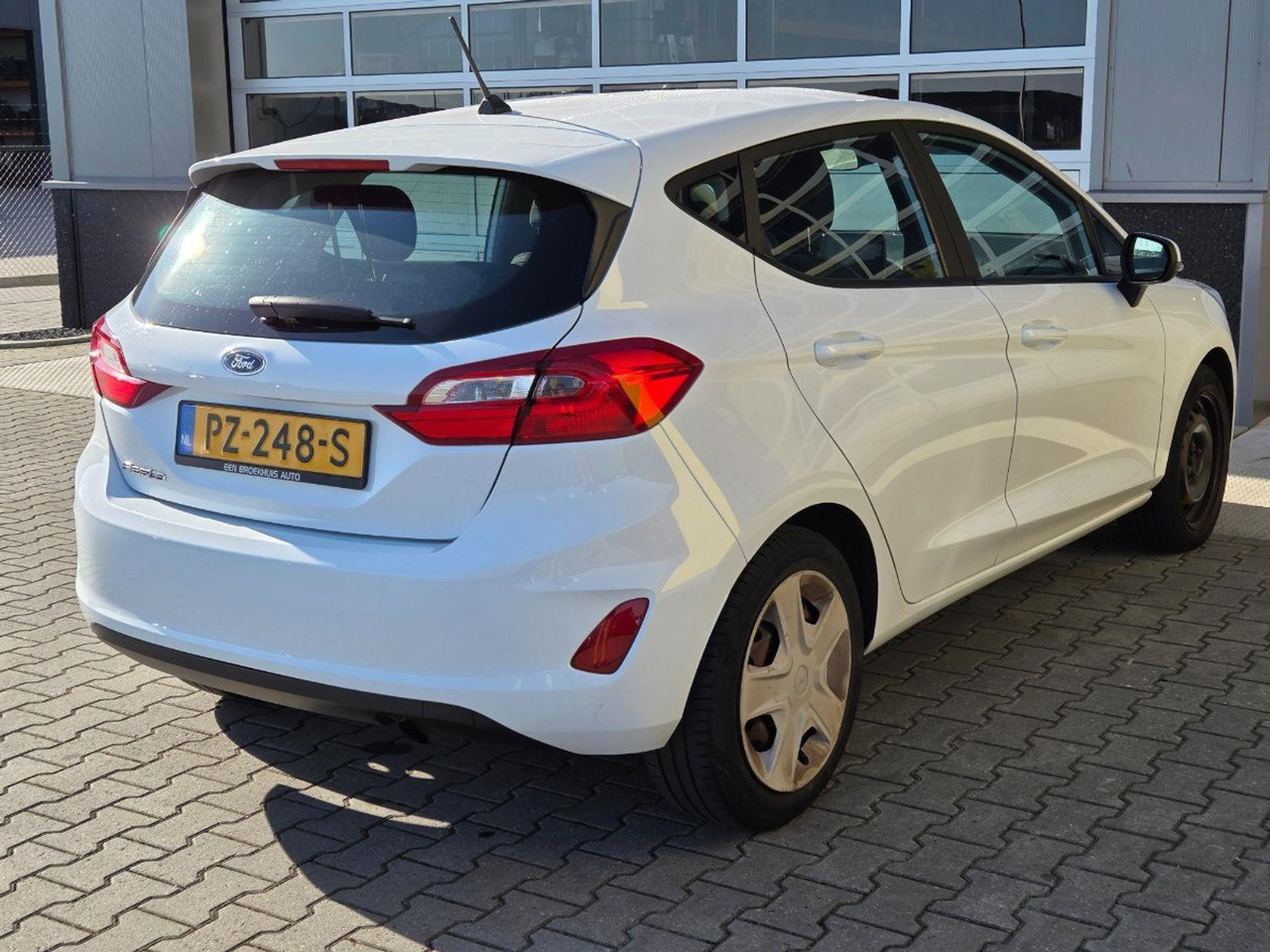 Ford Fiesta 1.1 Trend | 2017 | 145.164 km | PZ248S | NAP: Logisch - Hatchback: fotoğraf 4 Ford Fiesta 1.1 Trend | 2017 | 145.164 km | PZ248S | NAP: Logisch - Hatchback: fotoğraf 4