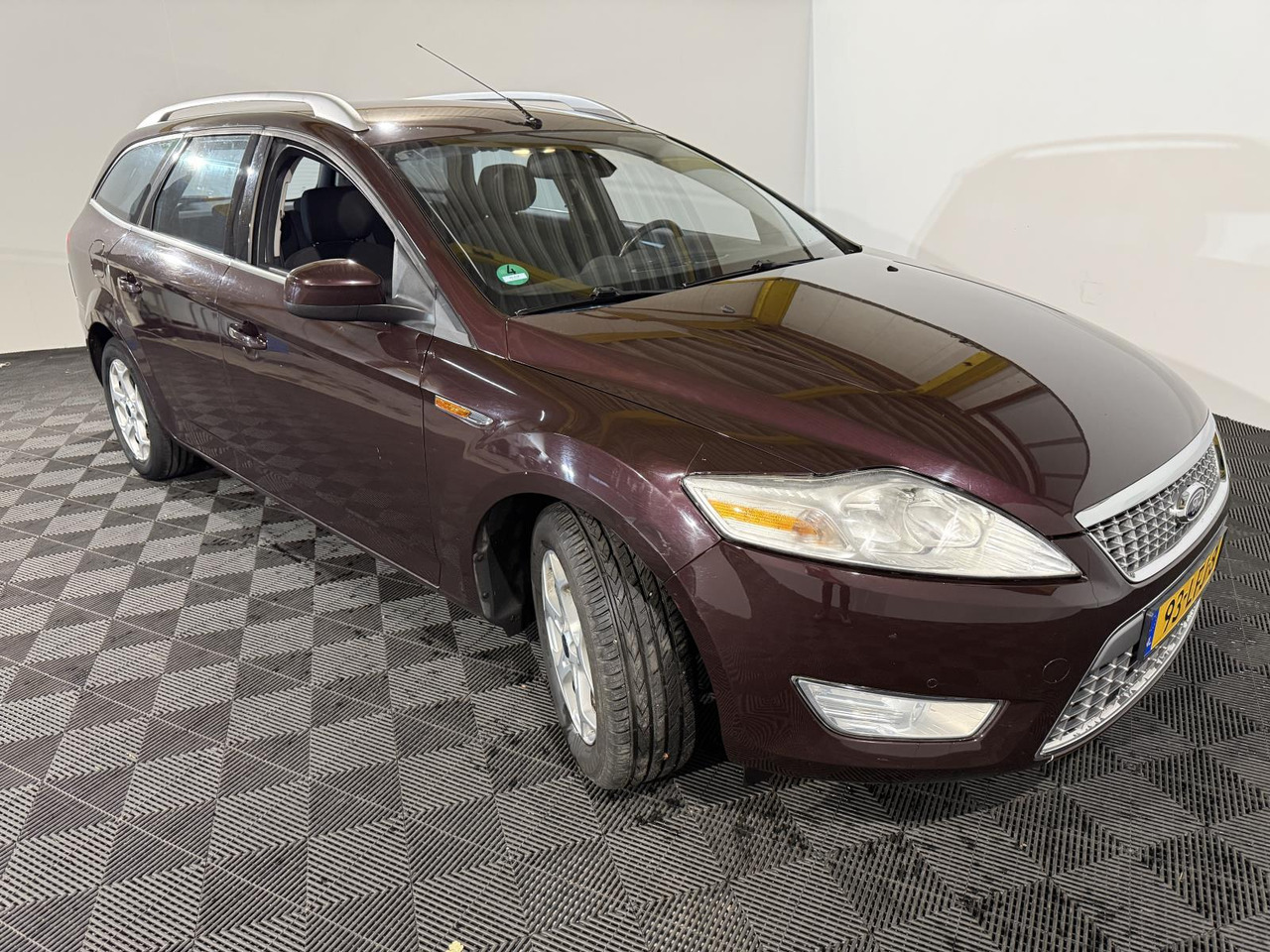 Ford | Mondeo Wagon | 2.0-16V Limited | 2010 | 193.300 km | 93LFJ8 | Logisch - Binek araba: fotoğraf 4 Ford | Mondeo Wagon | 2.0-16V Limited | 2010 | 193.300 km | 93LFJ8 | Logisch - Binek araba: fotoğraf 4