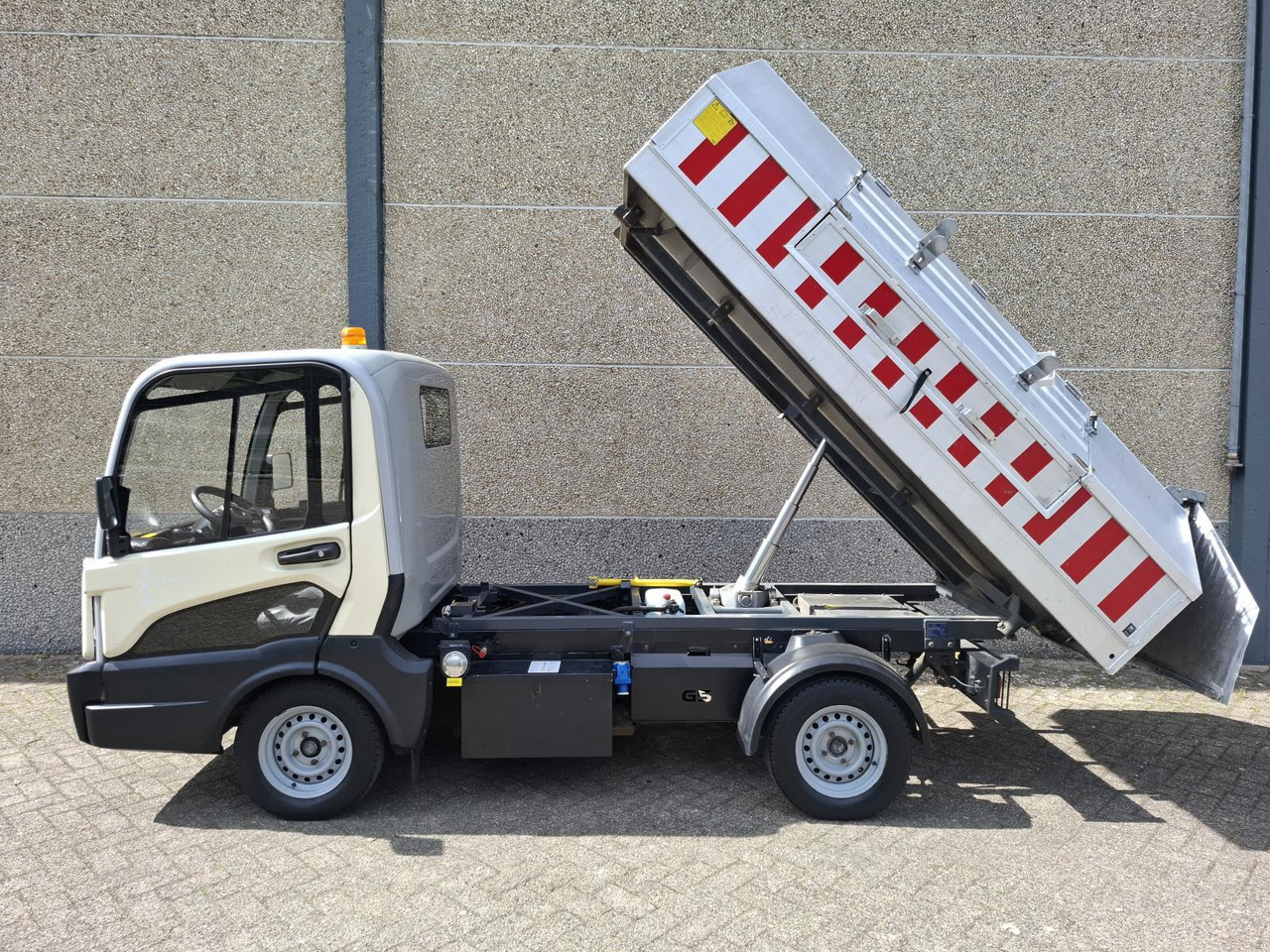Goupil G5 Elektrische Stratenreinigingsmachine - Elektrikli özel amaçlı taşıt: fotoğraf 3 Goupil G5 Elektrische Stratenreinigingsmachine - Elektrikli özel amaçlı taşıt: fotoğraf 3