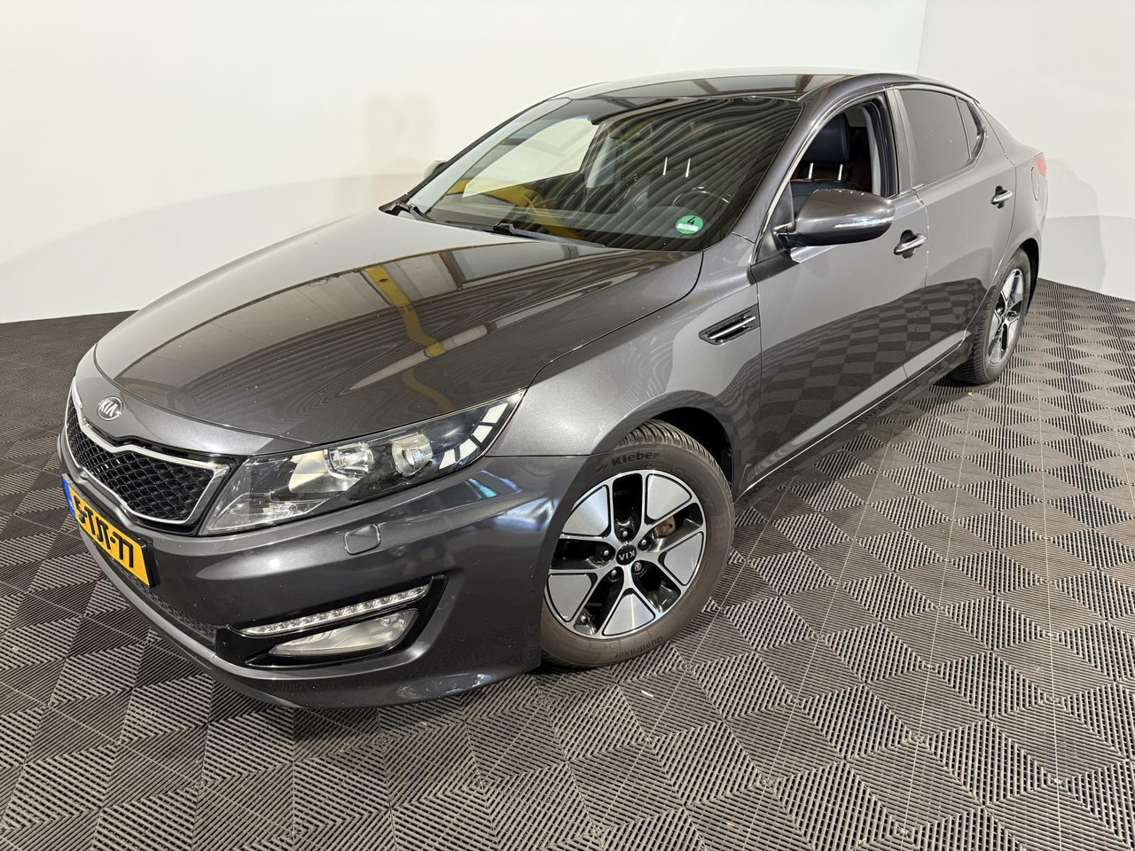 Kia | Optima | 2.0 CVVT Hybrid Super Pack | 2014 | 260.693 km | 5TJT77 | Automaat | Logisch - Sedan araba: fotoğraf 1 Kia | Optima | 2.0 CVVT Hybrid Super Pack | 2014 | 260.693 km | 5TJT77 | Automaat | Logisch - Sedan araba: fotoğraf 1
