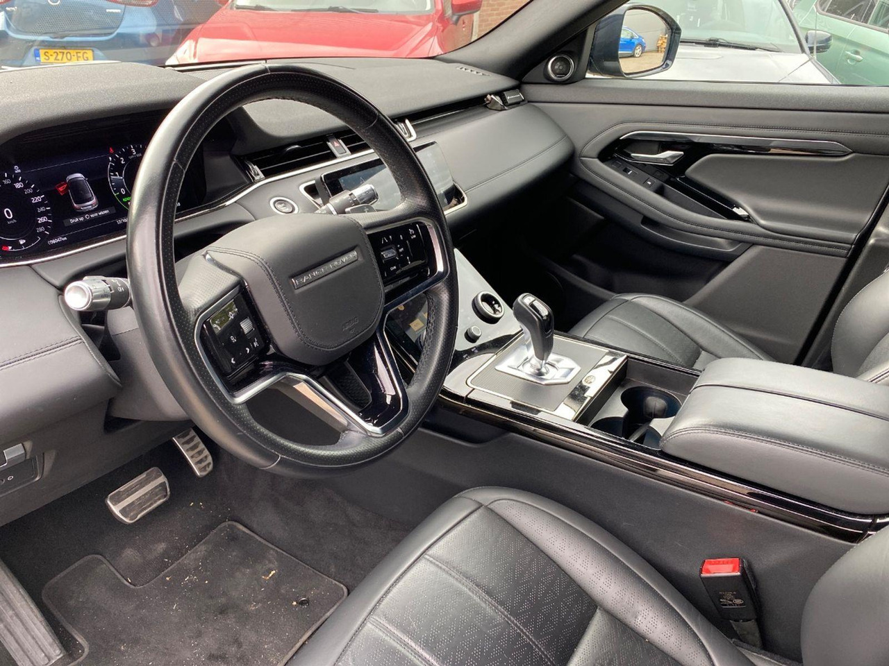 Land Rover Range Rover Evoque 1.5 P300e AWD Autobiography | 2021 | 98.047 km | Automaat | Z438HN | NAP: Geen oordeel - SUV: fotoğraf 5 Land Rover Range Rover Evoque 1.5 P300e AWD Autobiography | 2021 | 98.047 km | Automaat | Z438HN | NAP: Geen oordeel - SUV: fotoğraf 5