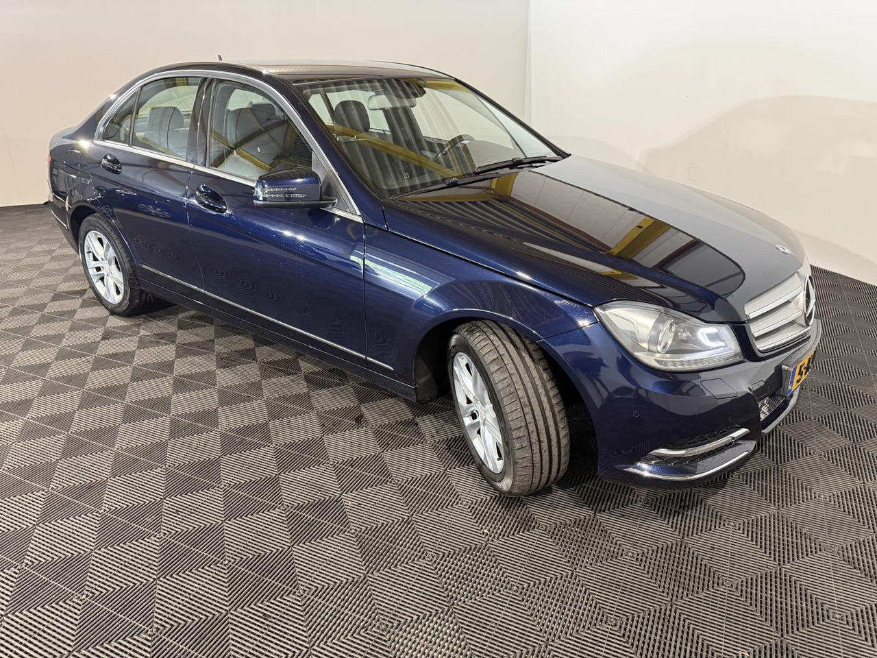 Mercedes-Benz C-klasse 220 CDI BlueEFFICIENCY Edition Avantgarde | 2013 | 348.866 km | 5-KJR-88 - Sedan araba: fotoğraf 4 Mercedes-Benz C-klasse 220 CDI BlueEFFICIENCY Edition Avantgarde | 2013 | 348.866 km | 5-KJR-88 - Sedan araba: fotoğraf 4