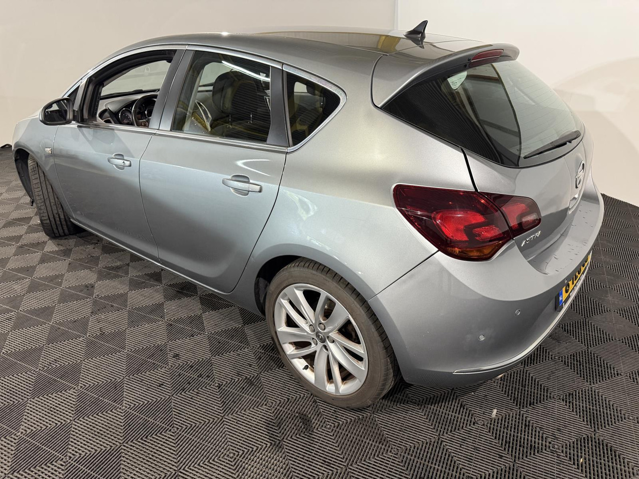 Opel Astra 1.4 Turbo Sport |2014 | 198.191 km | 6-TLG-85 - Hatchback: fotoğraf 3 Opel Astra 1.4 Turbo Sport |2014 | 198.191 km | 6-TLG-85 - Hatchback: fotoğraf 3