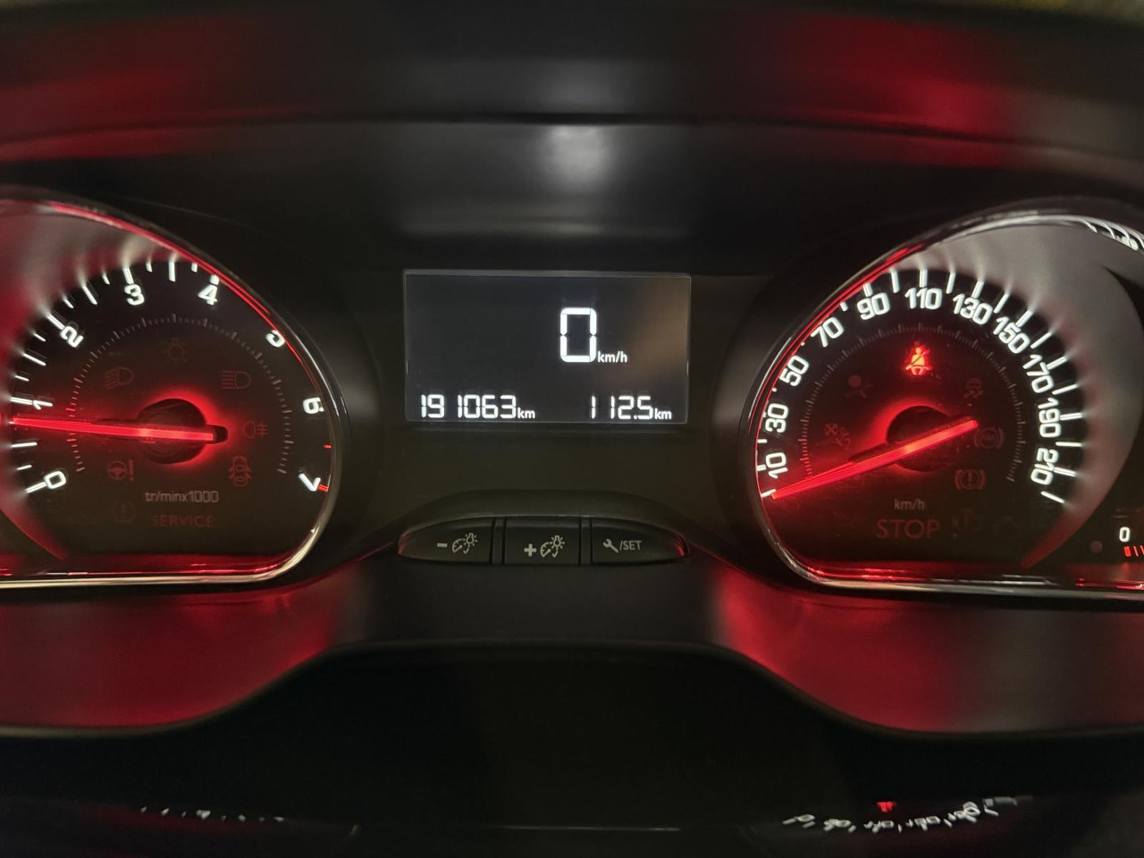 Peugeot | 208 | 1.2 VTi Style | 2014 | 191.063 km | 9XVB78 | Logisch - Hatchback: fotoğraf 2 Peugeot | 208 | 1.2 VTi Style | 2014 | 191.063 km | 9XVB78 | Logisch - Hatchback: fotoğraf 2