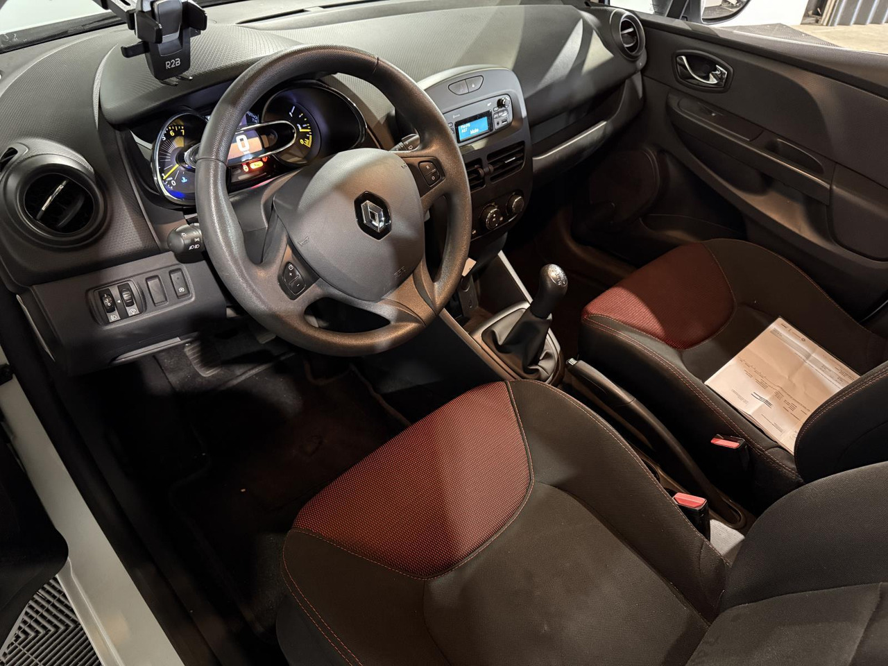 Renault | Clio | 0.9 TCe Authentique | 2013 | 160.970 km | 4KJZ93 | Logisch - Hatchback: fotoğraf 5 Renault | Clio | 0.9 TCe Authentique | 2013 | 160.970 km | 4KJZ93 | Logisch - Hatchback: fotoğraf 5