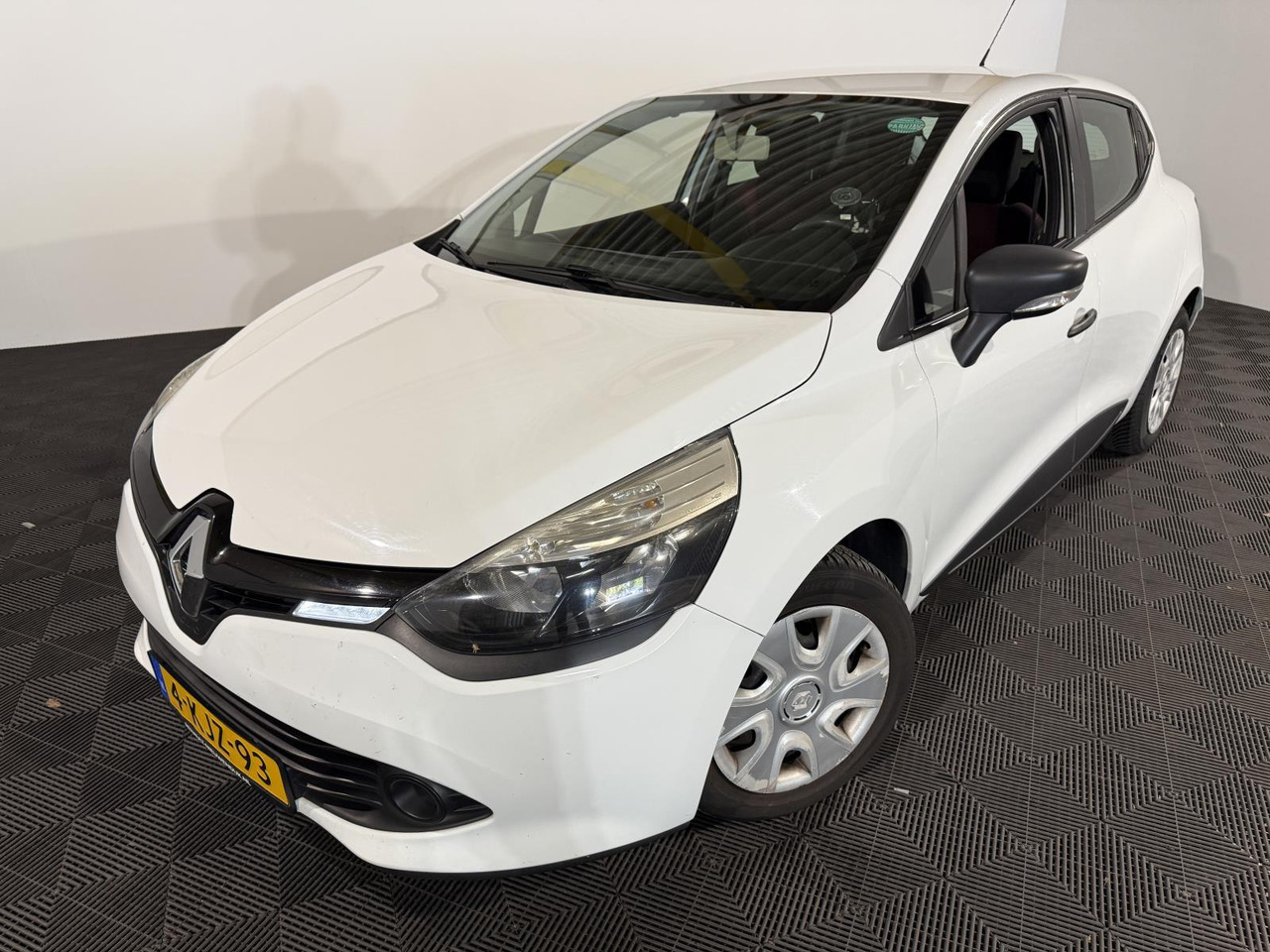 Renault | Clio | 0.9 TCe Authentique | 2013 | 160.970 km | 4KJZ93 | Logisch - Hatchback: fotoğraf 1 Renault | Clio | 0.9 TCe Authentique | 2013 | 160.970 km | 4KJZ93 | Logisch - Hatchback: fotoğraf 1
