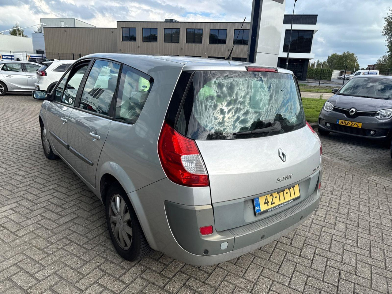 Renault Grand Scénic 2.0 - 16V Business Line 7p. | 2007 | 209.583 km | Automaat | 42TTTT | NAP: Logisch - Binek araba: fotoğraf 3 Renault Grand Scénic 2.0 - 16V Business Line 7p. | 2007 | 209.583 km | Automaat | 42TTTT | NAP: Logisch - Binek araba: fotoğraf 3