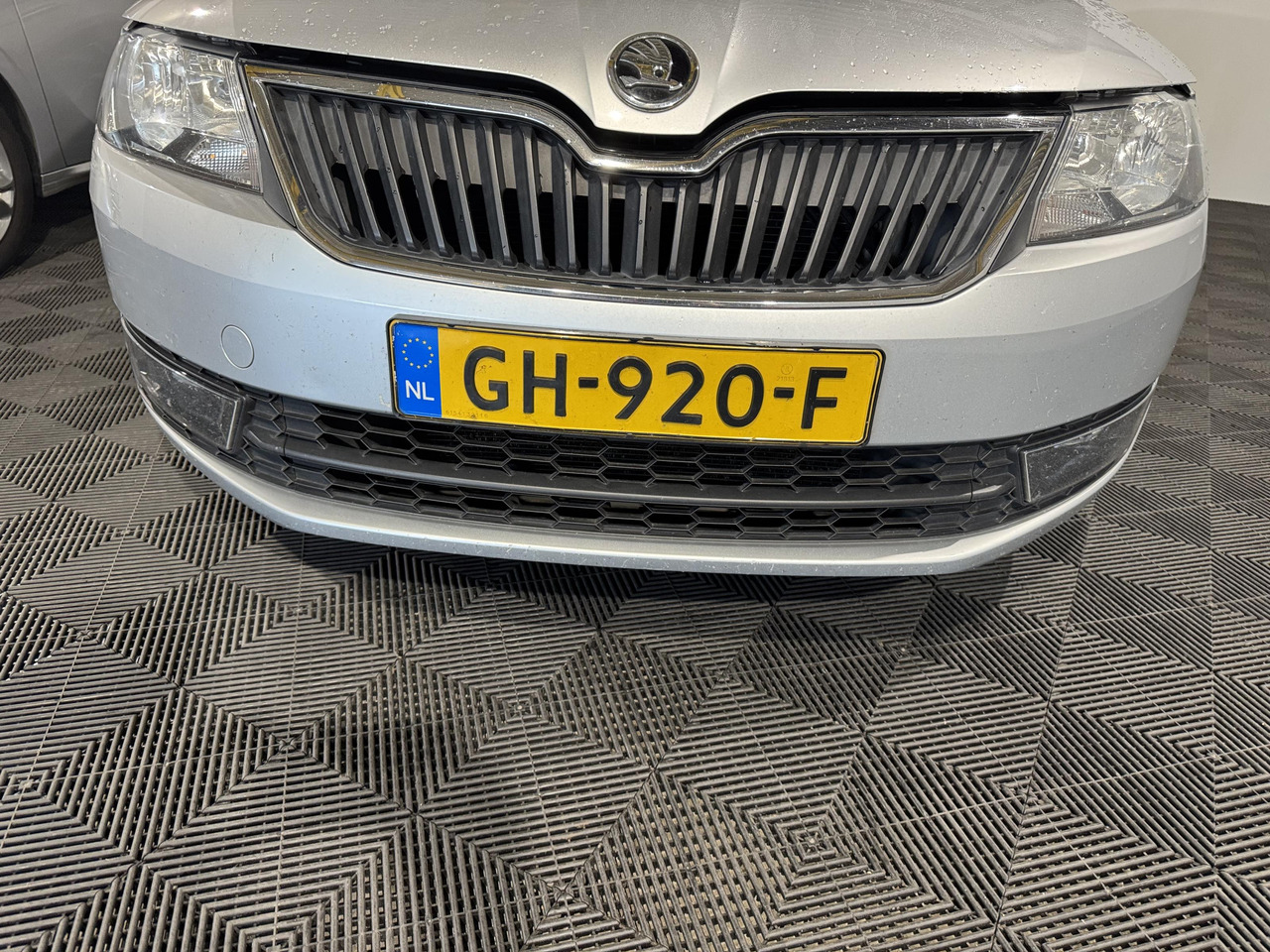 Skoda Rapid Spaceback 1.2 TSI Greentech Ambition Businessline | 2015 | 274.606 km |GH-920-F - Hatchback: fotoğraf 5 Skoda Rapid Spaceback 1.2 TSI Greentech Ambition Businessline | 2015 | 274.606 km |GH-920-F - Hatchback: fotoğraf 5