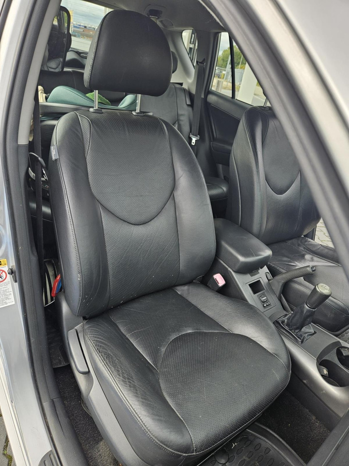 Toyota | RAV4 | 2.0 VVTi Executive | 2006 | 272.231 km | 82TDFD | Logisch - SUV: fotoğraf 4 Toyota | RAV4 | 2.0 VVTi Executive | 2006 | 272.231 km | 82TDFD | Logisch - SUV: fotoğraf 4