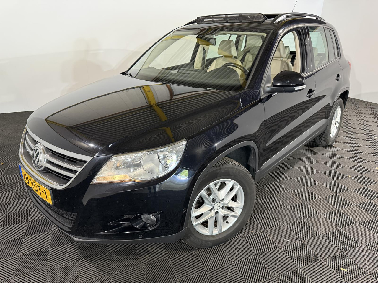 Volkswagen | Tiguan | 1.4 TSI Comfort&Design | 2011 | 236.671 km | 28RDT1 | Logisch - SUV: fotoğraf 1 Volkswagen | Tiguan | 1.4 TSI Comfort&Design | 2011 | 236.671 km | 28RDT1 | Logisch - SUV: fotoğraf 1