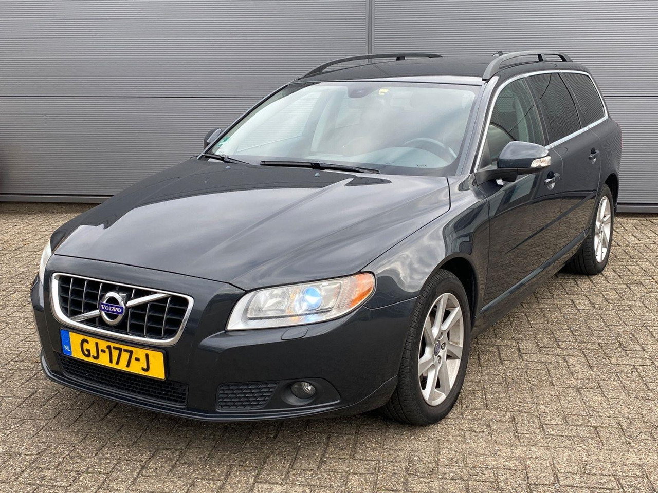 Volvo V70 2.0 D3 Summum | 2011 | 382.199 km | Automaat | GJ177J | NAP: Geen oordeel - Binek araba: fotoğraf 1 Volvo V70 2.0 D3 Summum | 2011 | 382.199 km | Automaat | GJ177J | NAP: Geen oordeel - Binek araba: fotoğraf 1