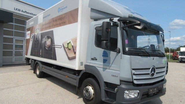 Mercedes-Benz 1224L Koffer LBW 2 to. Klima, neuer Tacho 4.1 - Kapalı kasa kamyon: fotoğraf 3 Mercedes-Benz 1224L Koffer LBW 2 to. Klima, neuer Tacho 4.1 - Kapalı kasa kamyon: fotoğraf 3
