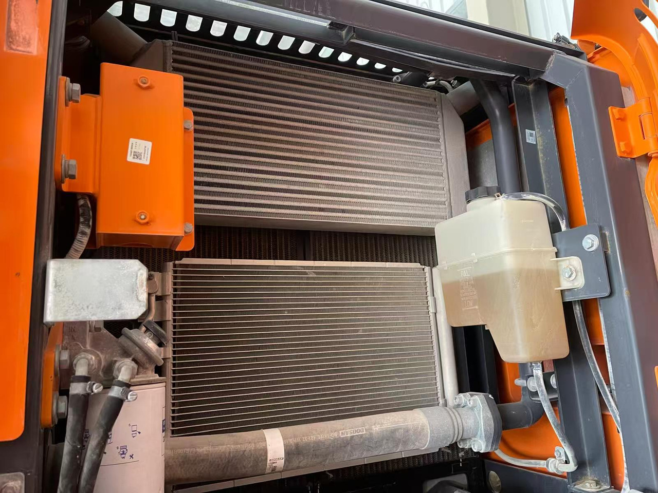 DOOSAN DX210 - Tekerlekli ekskavatör: fotoğraf 2 DOOSAN DX210 - Tekerlekli ekskavatör: fotoğraf 2