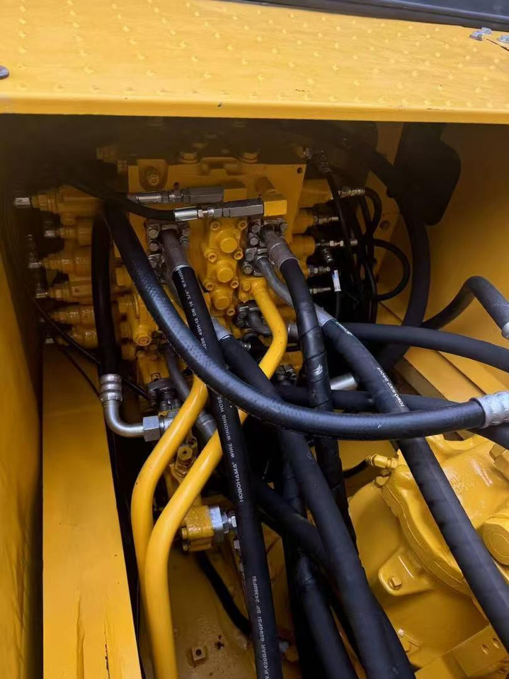 KOMATSU PC220 - Paletli ekskavatör: fotoğraf 4 KOMATSU PC220 - Paletli ekskavatör: fotoğraf 4