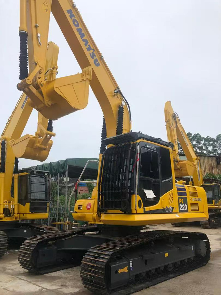 KOMATSU PC220 - Paletli ekskavatör: fotoğraf 3 KOMATSU PC220 - Paletli ekskavatör: fotoğraf 3