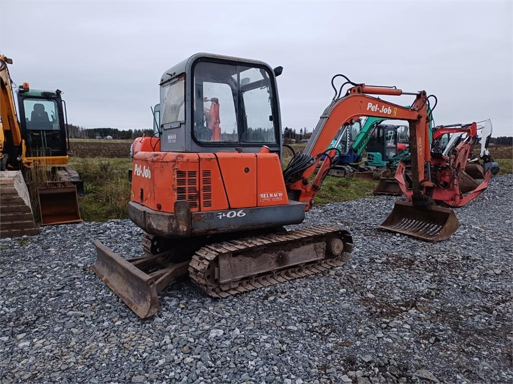 Pel-Job EB406 rautateloilla. Kolme kauhaa - Mini ekskavatör: fotoğraf 5 Pel-Job EB406 rautateloilla. Kolme kauhaa - Mini ekskavatör: fotoğraf 5