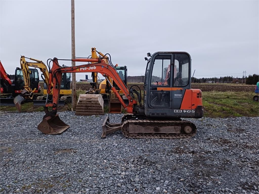 Pel-Job EB406 rautateloilla. Kolme kauhaa - Mini ekskavatör: fotoğraf 1 Pel-Job EB406 rautateloilla. Kolme kauhaa - Mini ekskavatör: fotoğraf 1
