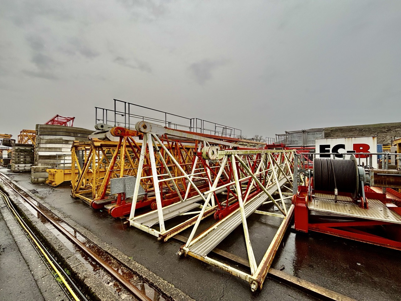 LIEBHERR 250 EC-B 12 Litronic - Kule vinç: fotoğraf 3 LIEBHERR 250 EC-B 12 Litronic - Kule vinç: fotoğraf 3