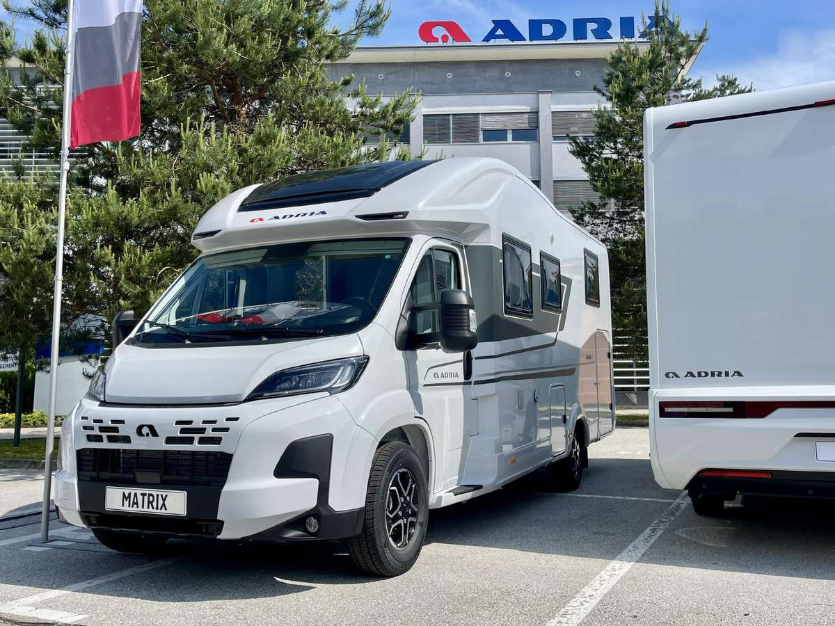 ADRIA Matrix 650 SL - Semi entegre karavan: fotoğraf 2 ADRIA Matrix 650 SL - Semi entegre karavan: fotoğraf 2