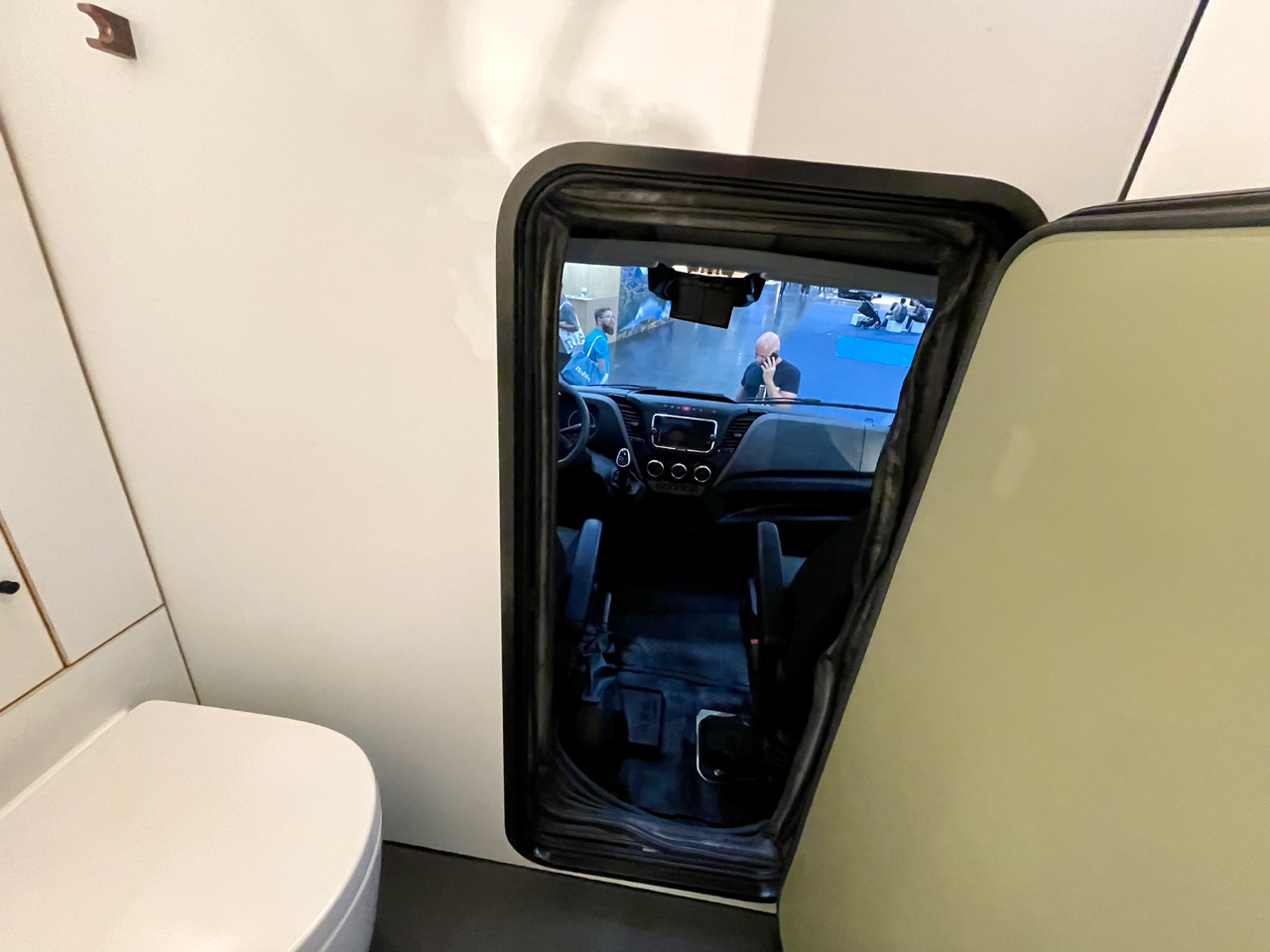 Yeni Semi entegre karavan Greenlander: fotoğraf 10