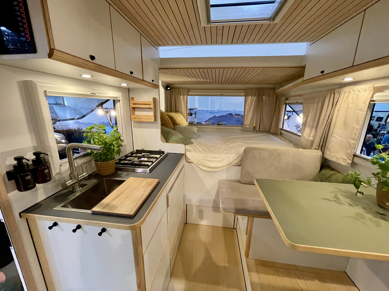 Yeni Semi entegre karavan Greenlander: fotoğraf 11