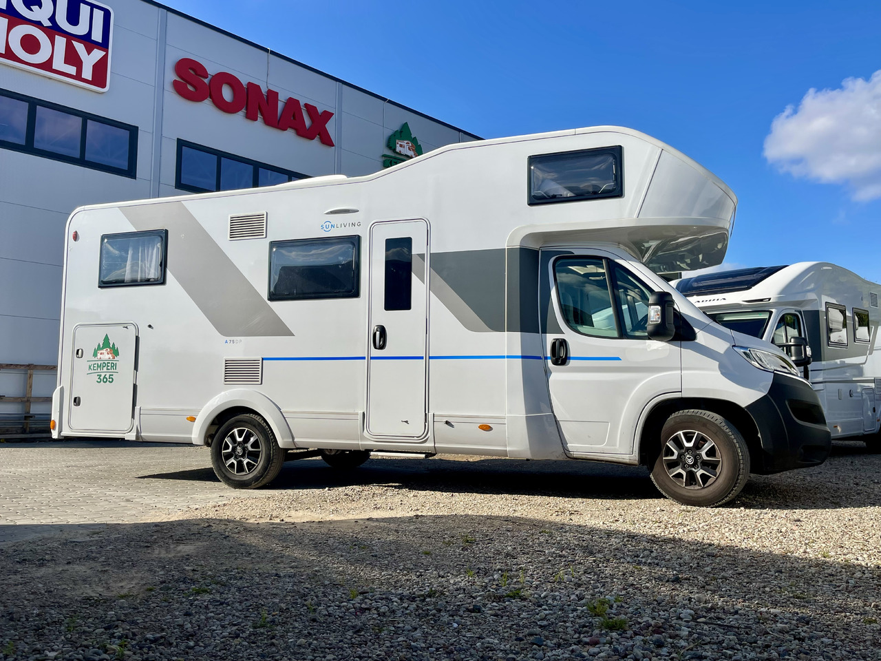 SUN LIVING A 75 DP - Alkovenli karavan: fotoğraf 2 SUN LIVING A 75 DP - Alkovenli karavan: fotoğraf 2