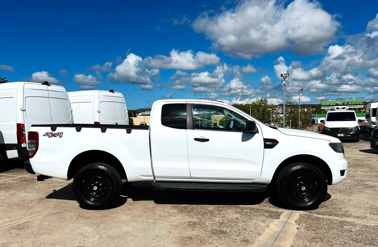 Ford Ranger 2.2 160 cv XL Supercab 4 posti 4wd - Pikap: fotoğraf 4 Ford Ranger 2.2 160 cv XL Supercab 4 posti 4wd - Pikap: fotoğraf 4