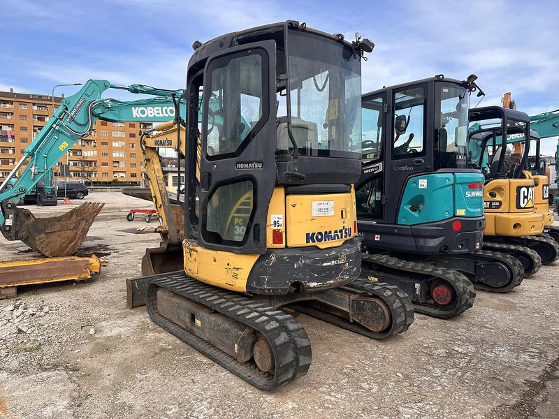 Komatsu PC30 - Mini ekskavatör: fotoğraf 2 Komatsu PC30 - Mini ekskavatör: fotoğraf 2