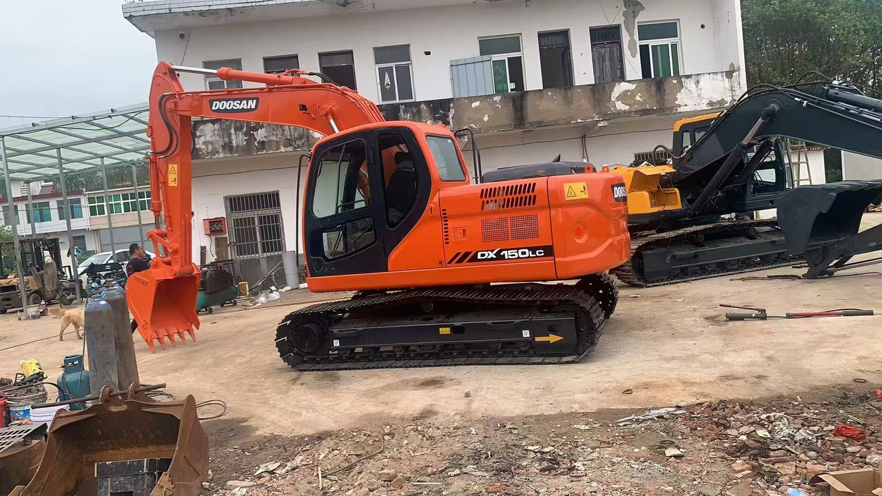 DOOSAN DX150 - Paletli ekskavatör: fotoğraf 3 DOOSAN DX150 - Paletli ekskavatör: fotoğraf 3