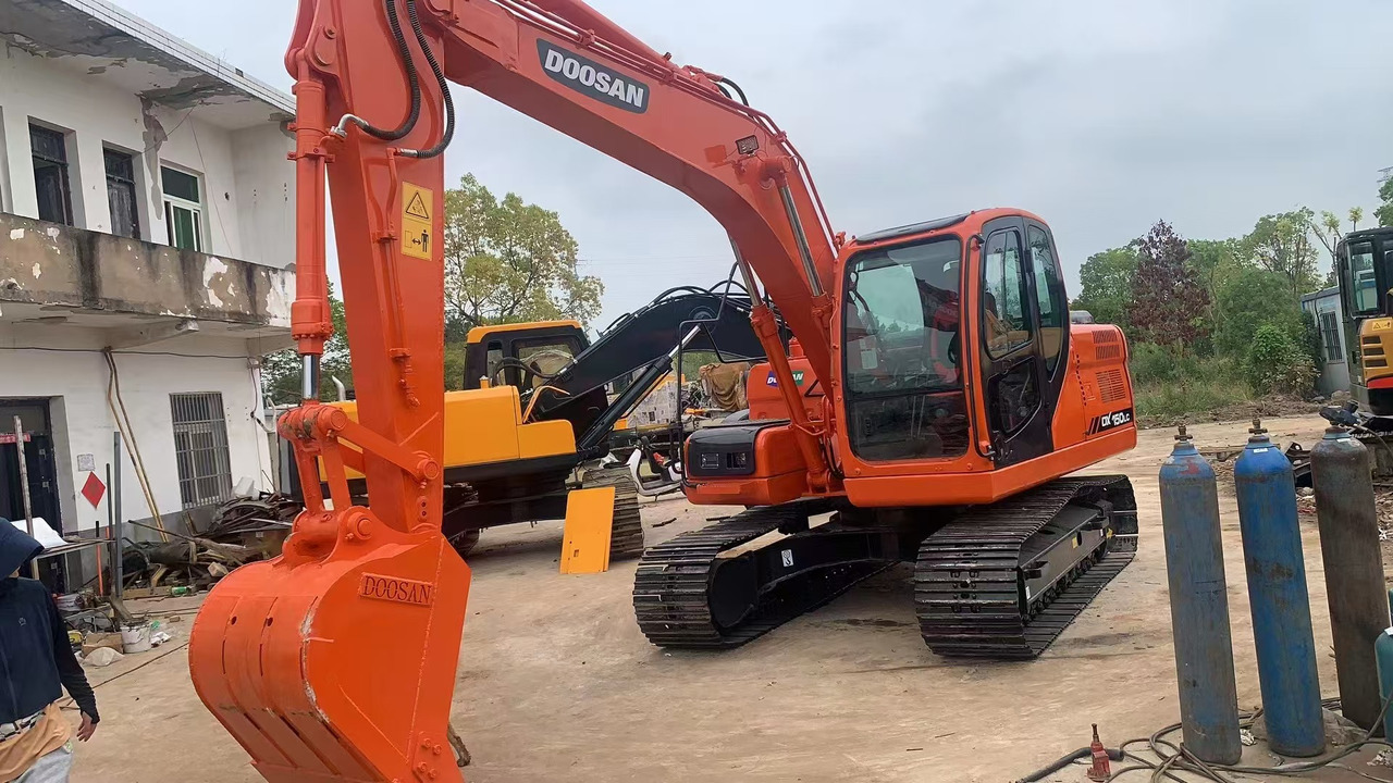DOOSAN DX150 - Paletli ekskavatör: fotoğraf 3 DOOSAN DX150 - Paletli ekskavatör: fotoğraf 3
