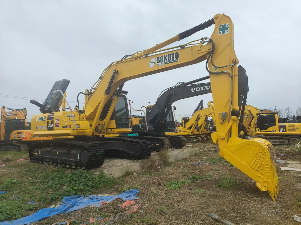 KOMATSU PC240LC-8 - Paletli ekskavatör: fotoğraf 2 KOMATSU PC240LC-8 - Paletli ekskavatör: fotoğraf 2
