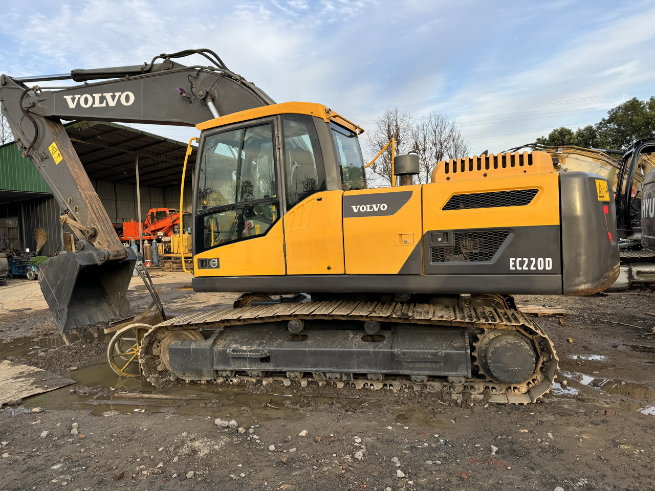VOLVO EC220D - Paletli ekskavatör: fotoğraf 2 VOLVO EC220D - Paletli ekskavatör: fotoğraf 2
