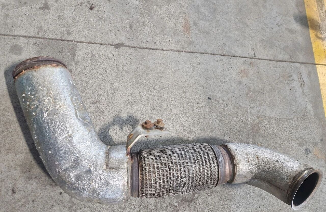 Ford F-MAX CARGO FC46-5A212-AA Ford F-MAX CARGO truck - Egzoz borusu - Kamyon: fotoğraf 2 Ford F-MAX CARGO FC46-5A212-AA Ford F-MAX CARGO truck - Egzoz borusu - Kamyon: fotoğraf 2