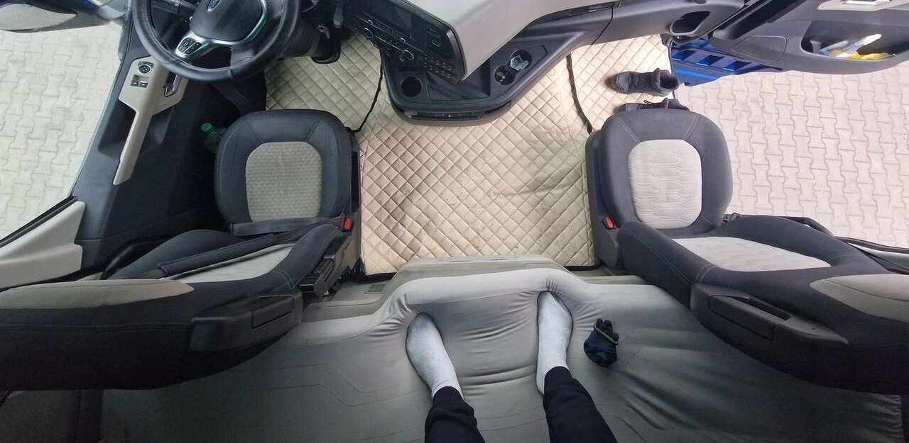 Ford KOMPLETNA F-MAX TRUCKS CARGO 500 for Ford FORD F-MAX TRUCKS CARGO 500 - Kabin: fotoğraf 3 Ford KOMPLETNA F-MAX TRUCKS CARGO 500 for Ford FORD F-MAX TRUCKS CARGO 500 - Kabin: fotoğraf 3