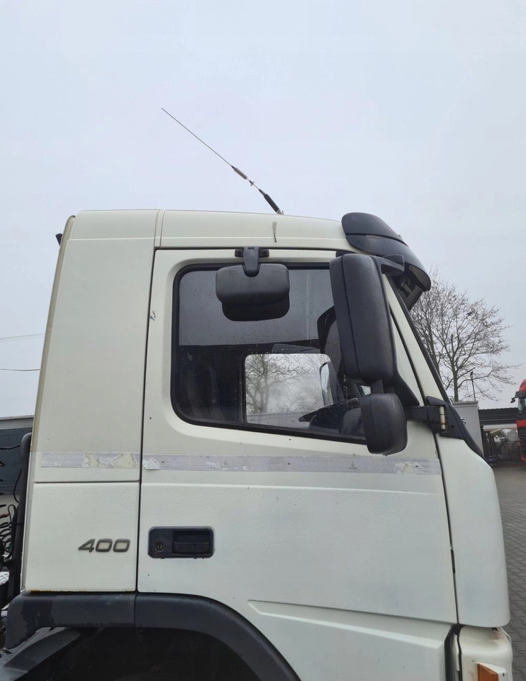 KOMPLETNA NISKA KRÓTKA DZIENNA VOLVO FM 13  - Kabin: fotoğraf 4 KOMPLETNA NISKA KRÓTKA DZIENNA VOLVO FM 13  - Kabin: fotoğraf 4