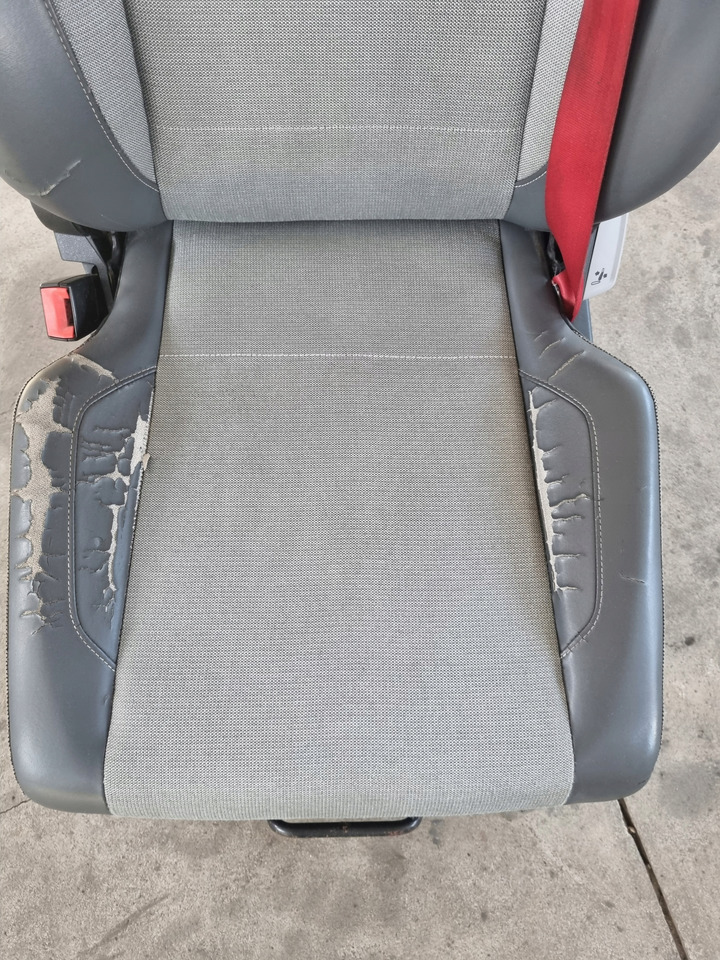 RENAULT FOTEL LEWY SIEDZENIE KIEROWCY RENAULT RANGE GAMA T C K - Koltuk - Kamyon: fotoğraf 5 RENAULT FOTEL LEWY SIEDZENIE KIEROWCY RENAULT RANGE GAMA T C K - Koltuk - Kamyon: fotoğraf 5